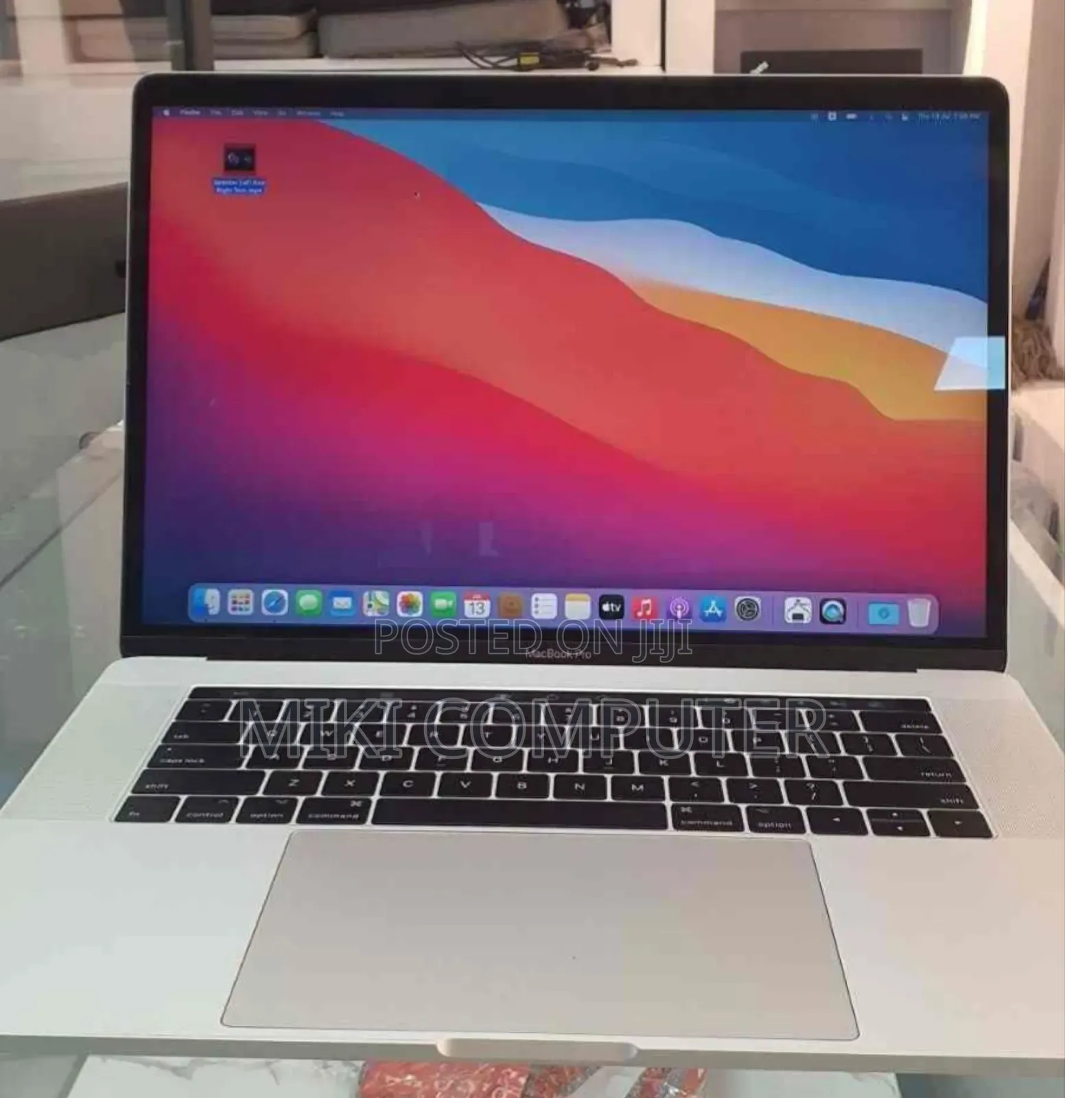 New Laptop Apple MacBook Pro 2017 8GB Intel Core I7 SSD 256GB