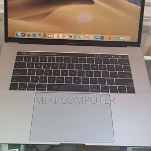 New Laptop Apple MacBook Pro 2017 8GB Intel Core I7 SSD 256GB