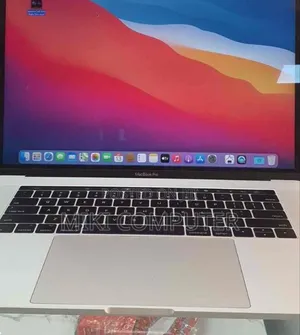 New Laptop Apple MacBook Pro 2017 8GB Intel Core I7 SSD 256GB