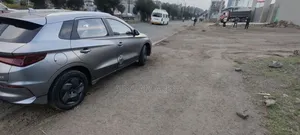 BYD E2 43 kWh 94 hp FWD 2024 Gray