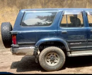 Toyota Hilux Surf 1995 Blue