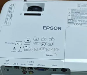 Brand New Epson Projector With Bag and Remote