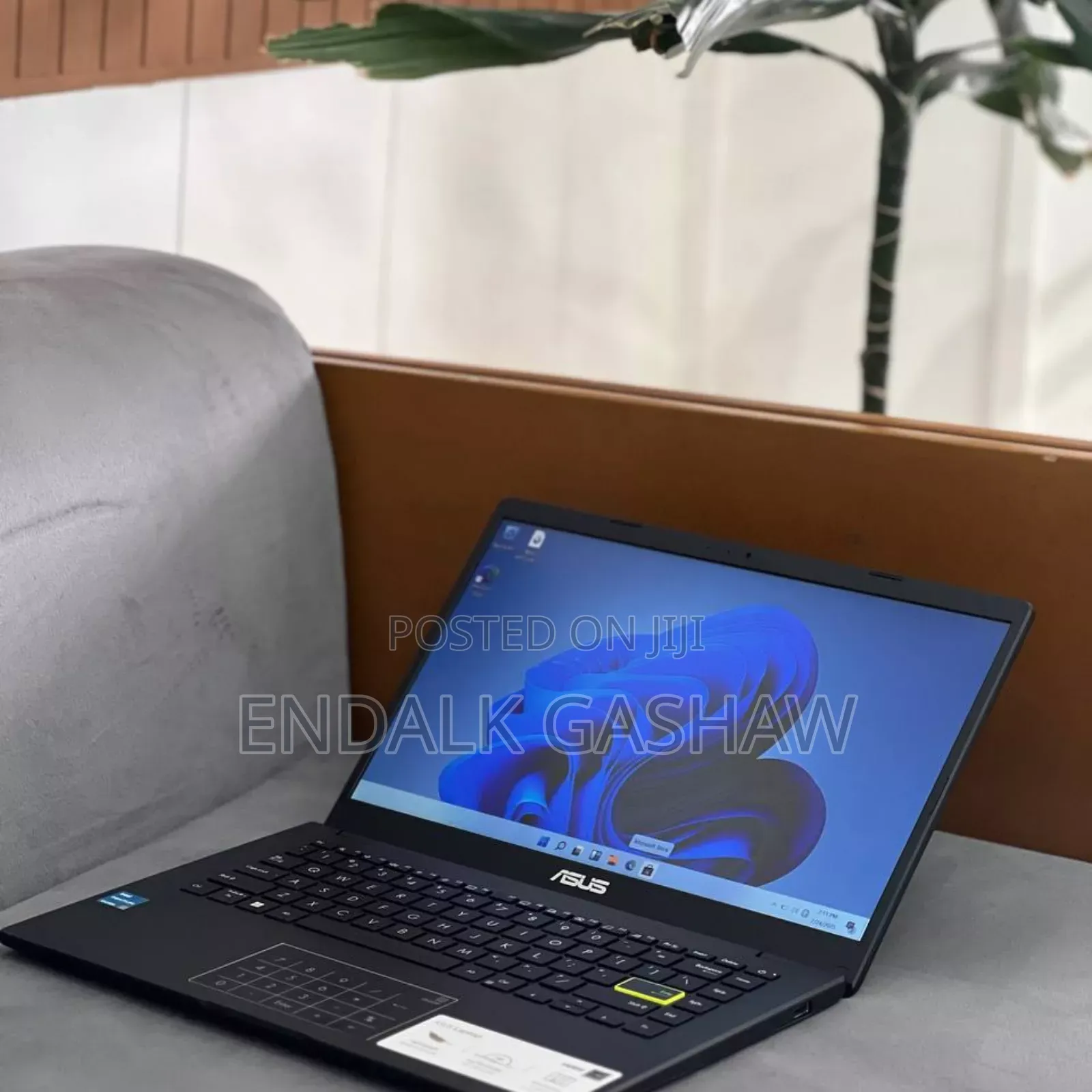 New Laptop Asus A42DE 4GB Intel Pentium SSD 320GB