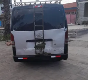 Toyota HiAce 2008 White