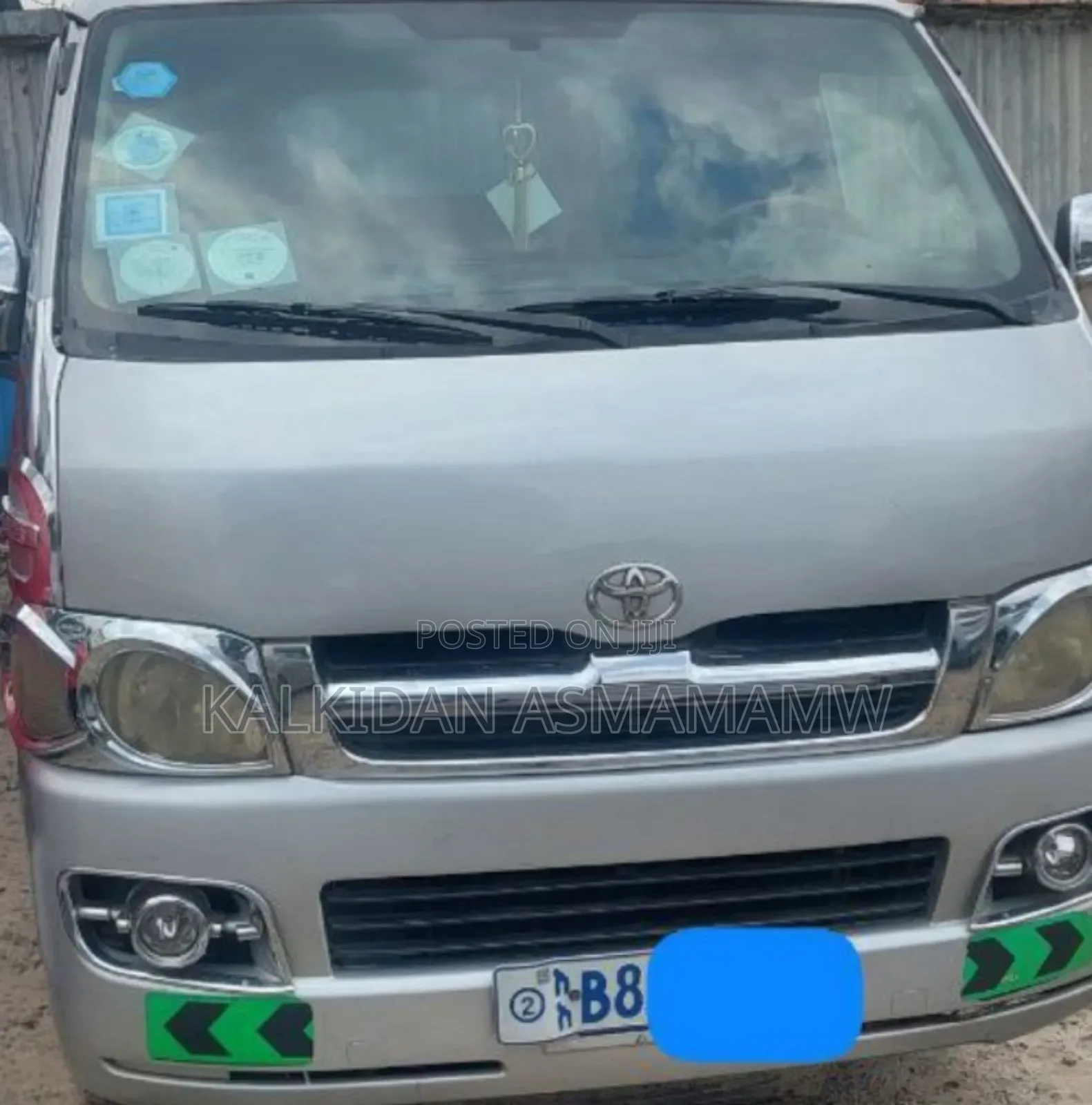 Toyota HiAce 2005 White