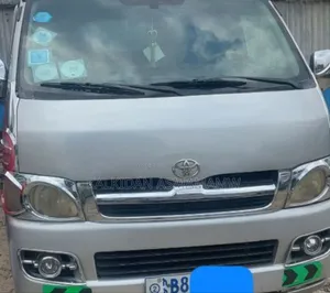 Toyota HiAce 2005 White