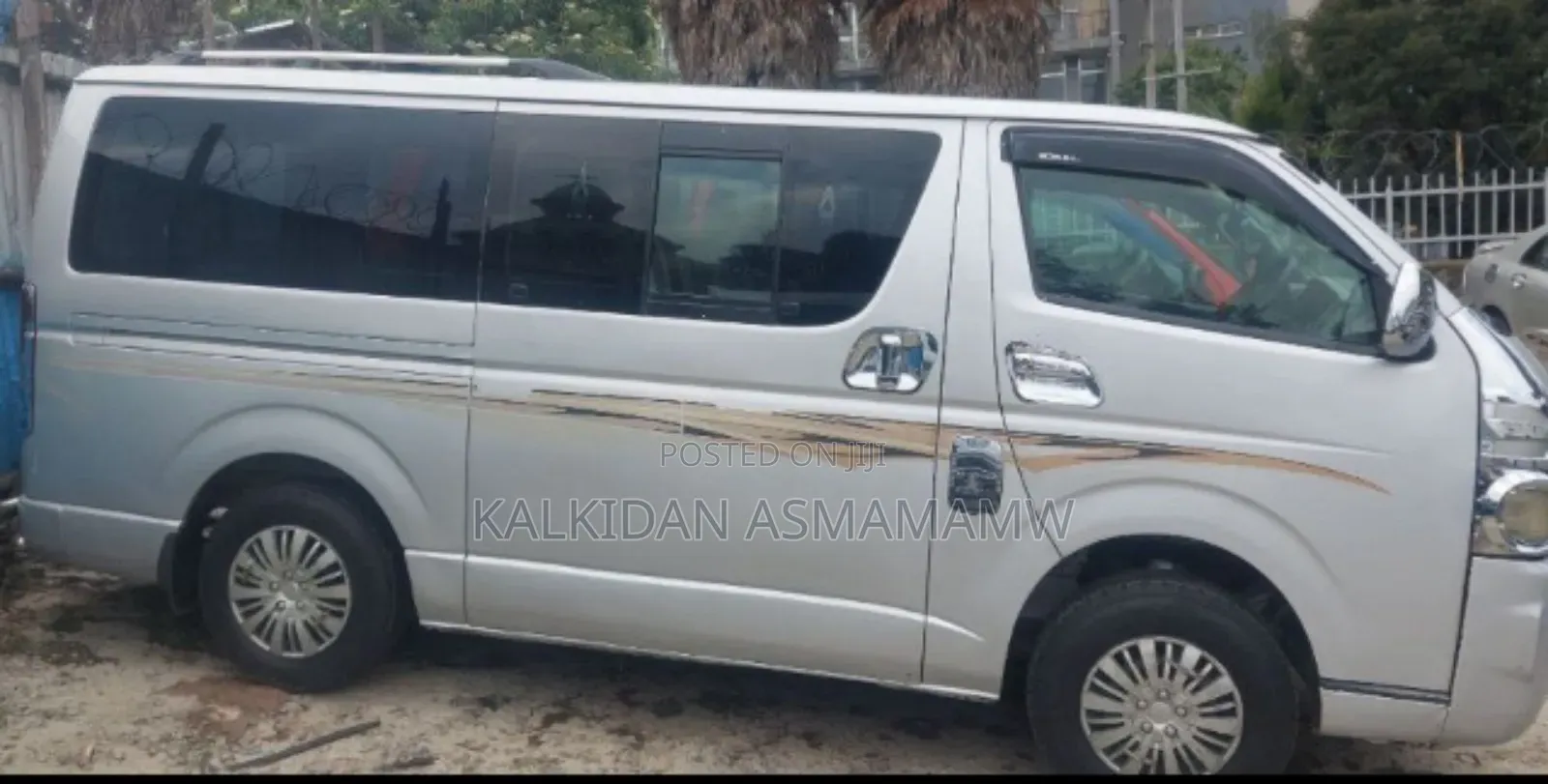 Toyota HiAce 2005 White