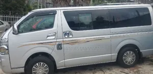 Toyota HiAce 2005 White