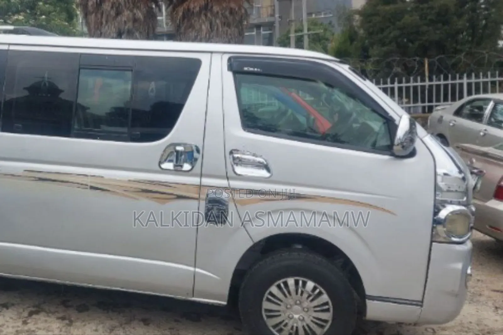 Toyota HiAce 2005 White