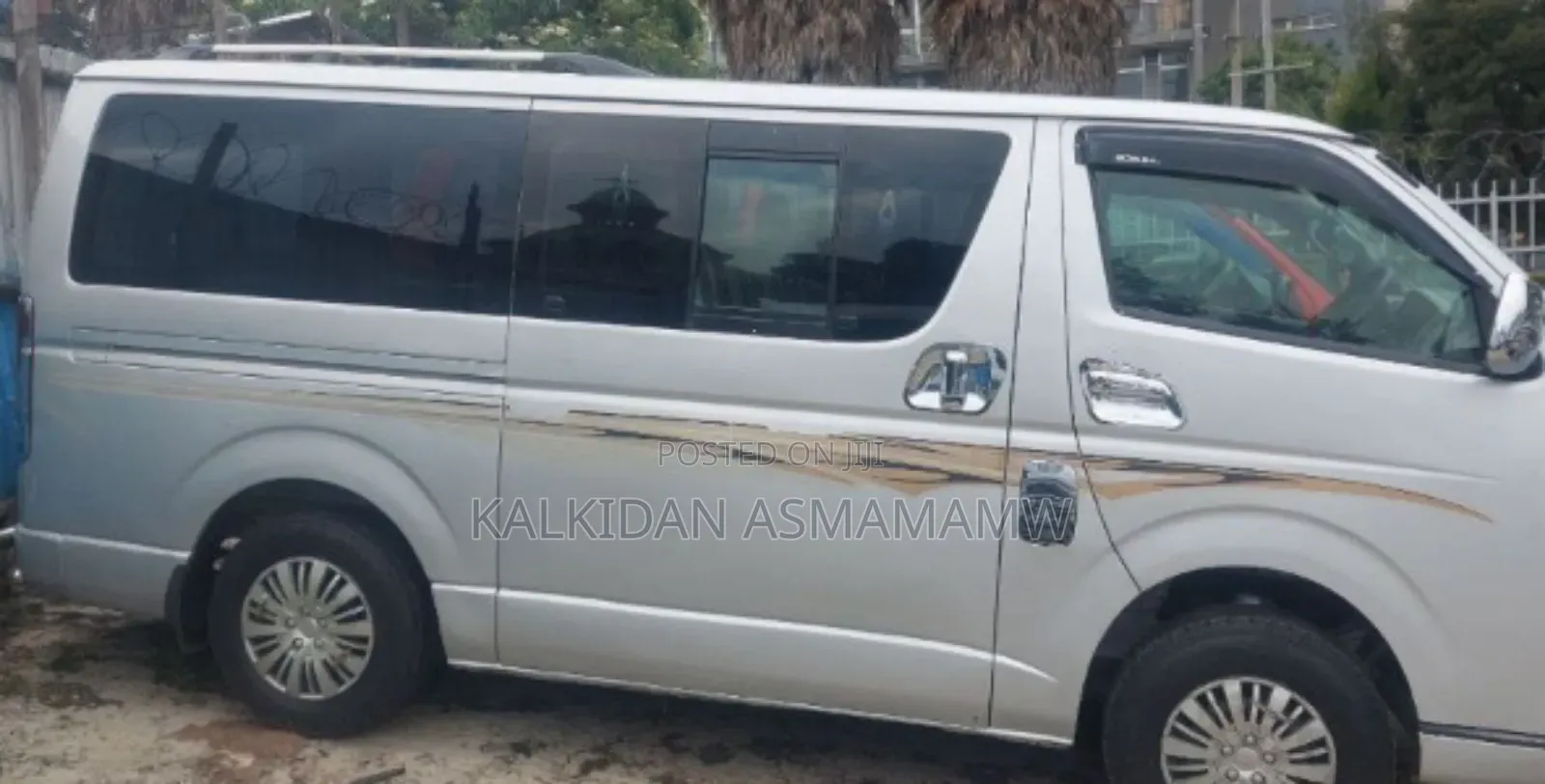 Toyota HiAce 2005 White