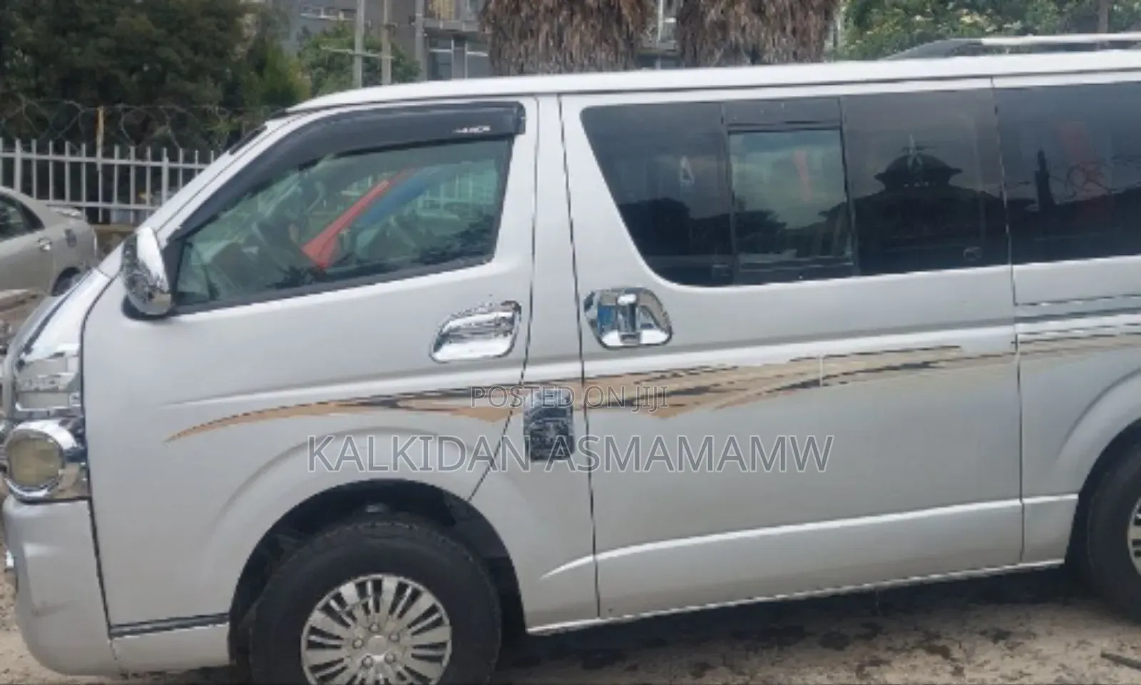 Toyota HiAce 2005 White