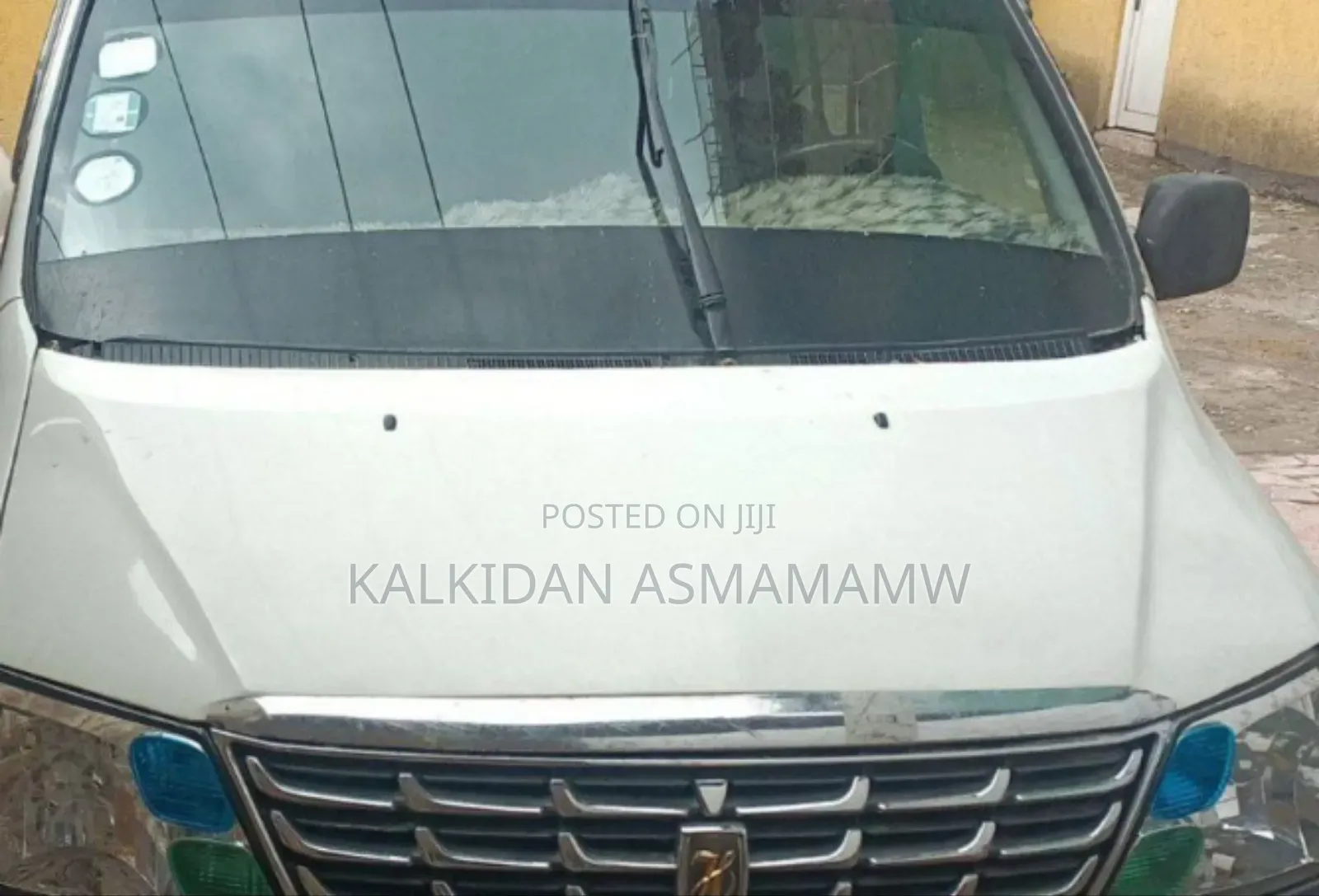 Toyota HiAce 2007 White