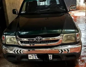 Toyota Hilux 2004 Blue