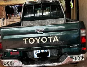 Toyota Hilux 2004 Blue