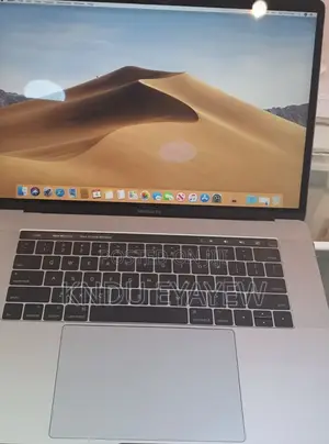 New Laptop Apple MacBook Pro 2019 16GB Intel Core I7 SSD 256GB