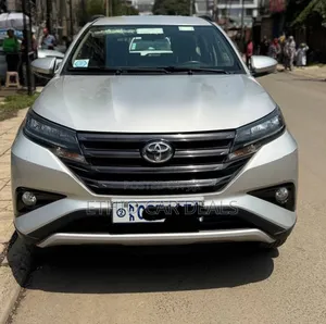 Photo - Toyota Rush 2021 Silver