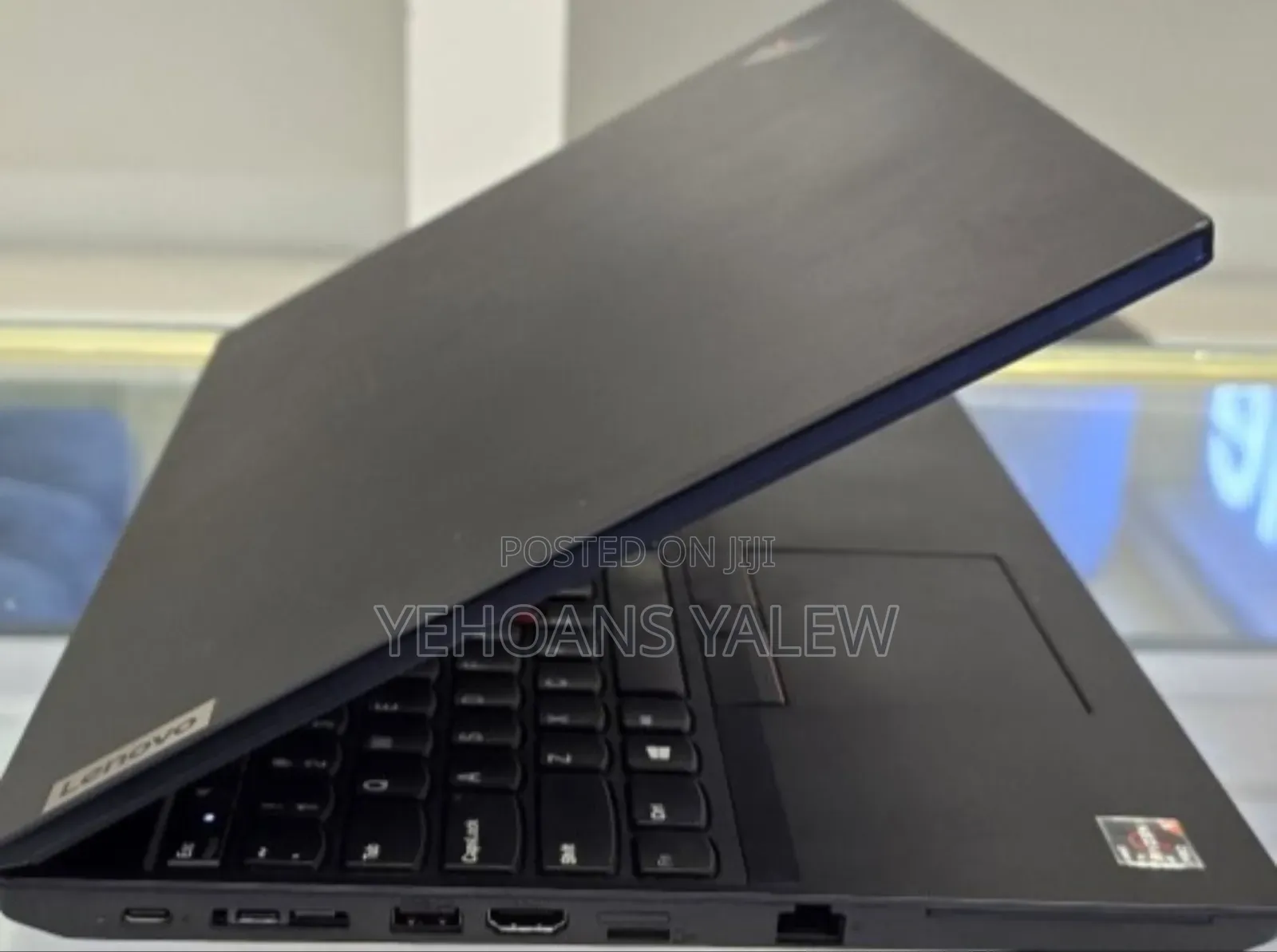 New Laptop Lenovo 8GB AMD Ryzen 5 SSD 256GB