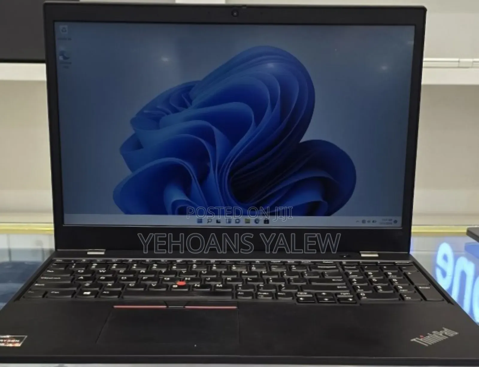 New Laptop Lenovo 8GB AMD Ryzen 5 SSD 256GB