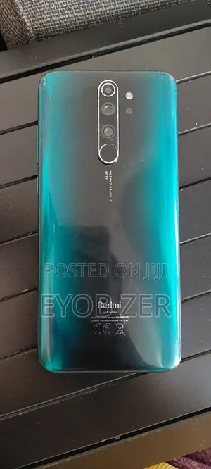 Photo - Xiaomi Mi 8 Pro 128 GB Blue