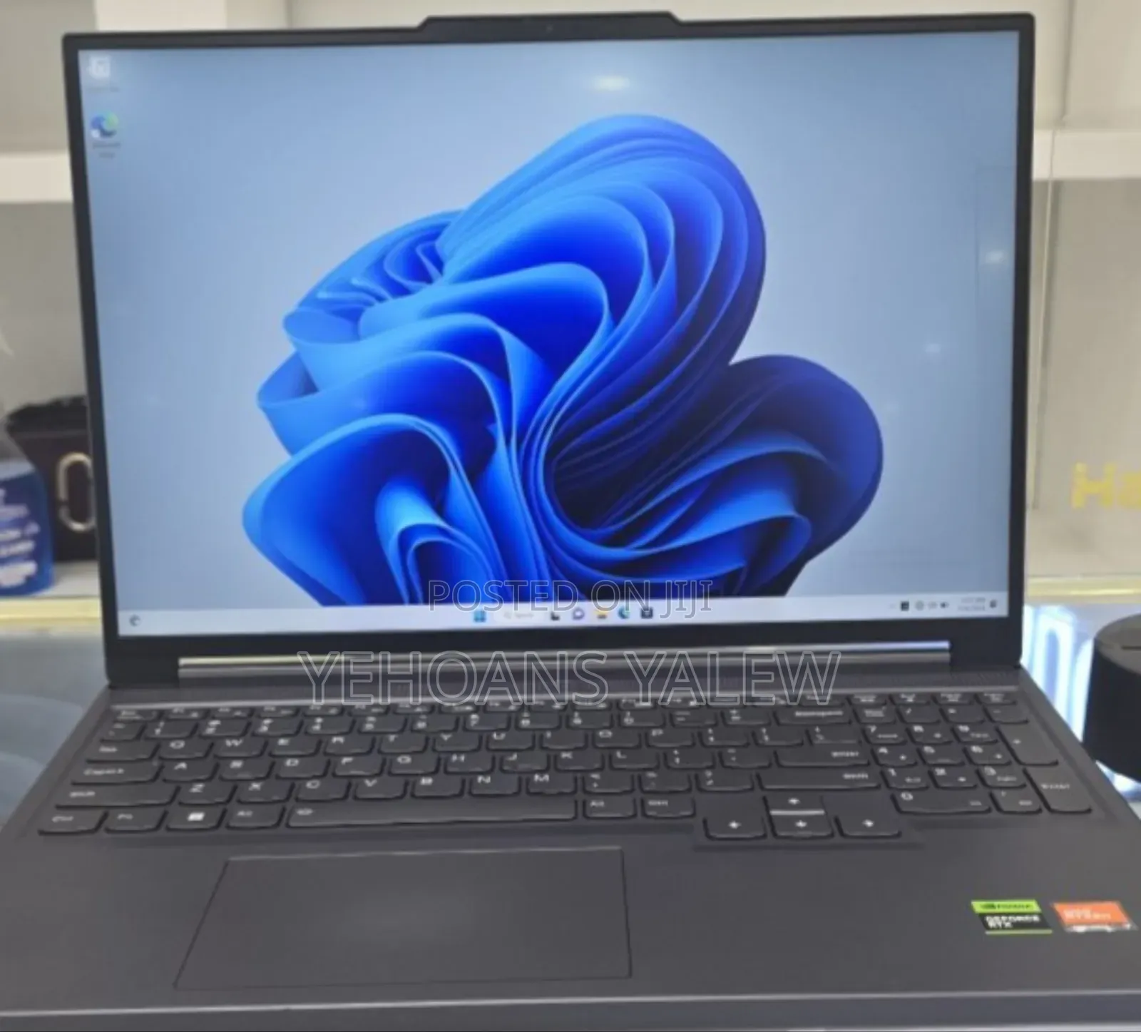New Laptop Lenovo Legion 7 16GB AMD Ryzen 7 SSD 1T