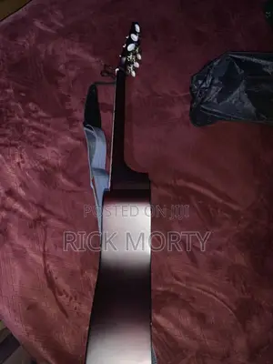 Photo - Box Guitar Sitron