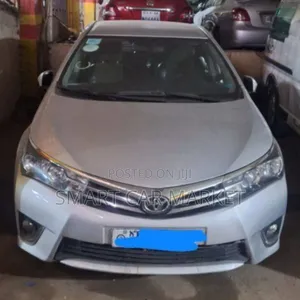 Photo - Toyota Corolla 2016 Gray