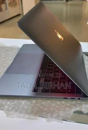 New Laptop Apple MacBook Pro 2020 16GB Intel Core I5 SSD 512GB