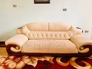 Photo - Leather Beige 3-Piece Sofa Set in Excellent Condition!