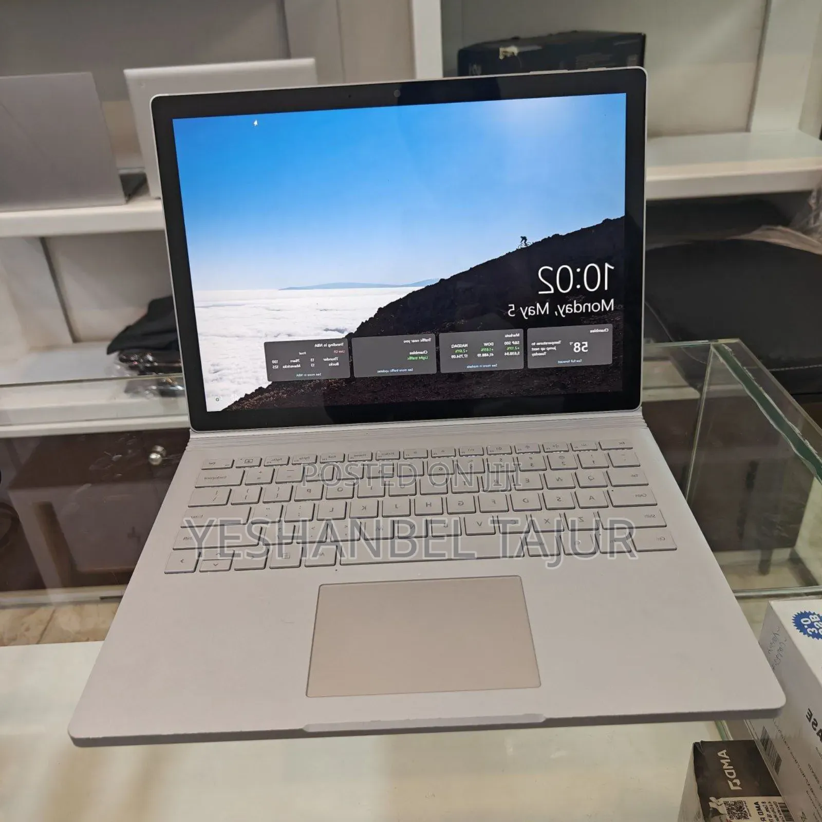 New Laptop Microsoft Surface Book 3 16GB Intel Core I7 SSD 256GB