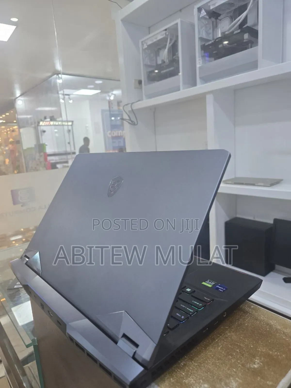 New Laptop MSI Raider GE76 12UGS 16GB Intel Core I9 SSD 1T