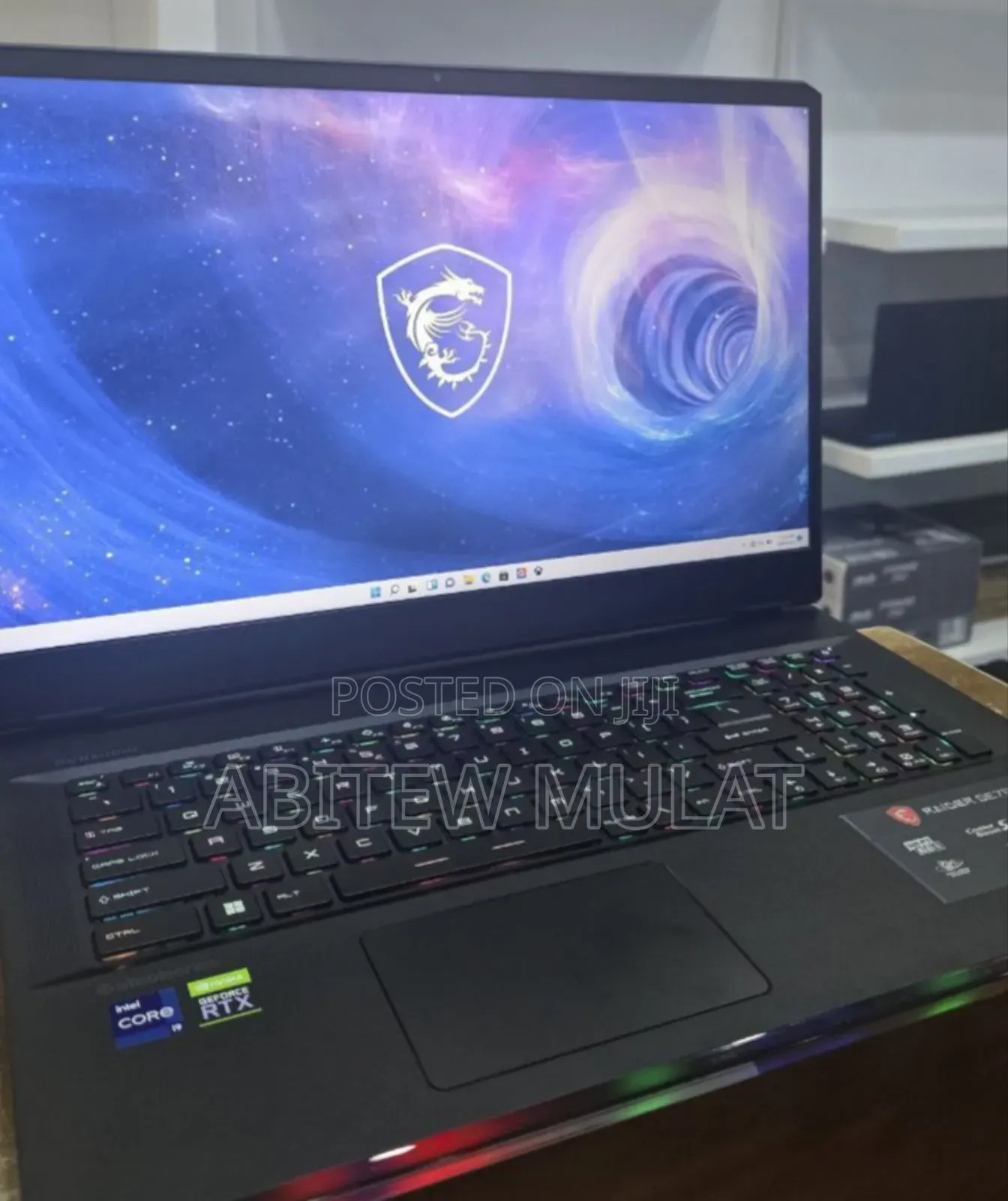 New Laptop MSI Raider GE76 12UGS 16GB Intel Core I9 SSD 1T