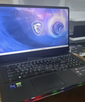 New Laptop MSI Raider GE76 12UGS 16GB Intel Core I9 SSD 1T