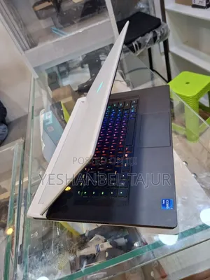 New Laptop Alienware M17x R2 32GB Intel Core I7 SSD 1T