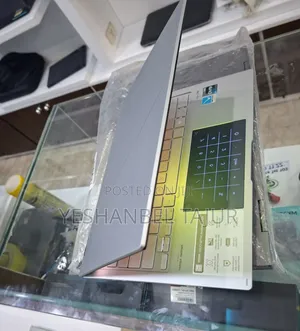 New Laptop Asus ZenBook Flip UX360CA 16GB Intel Core I7 SSD 1T