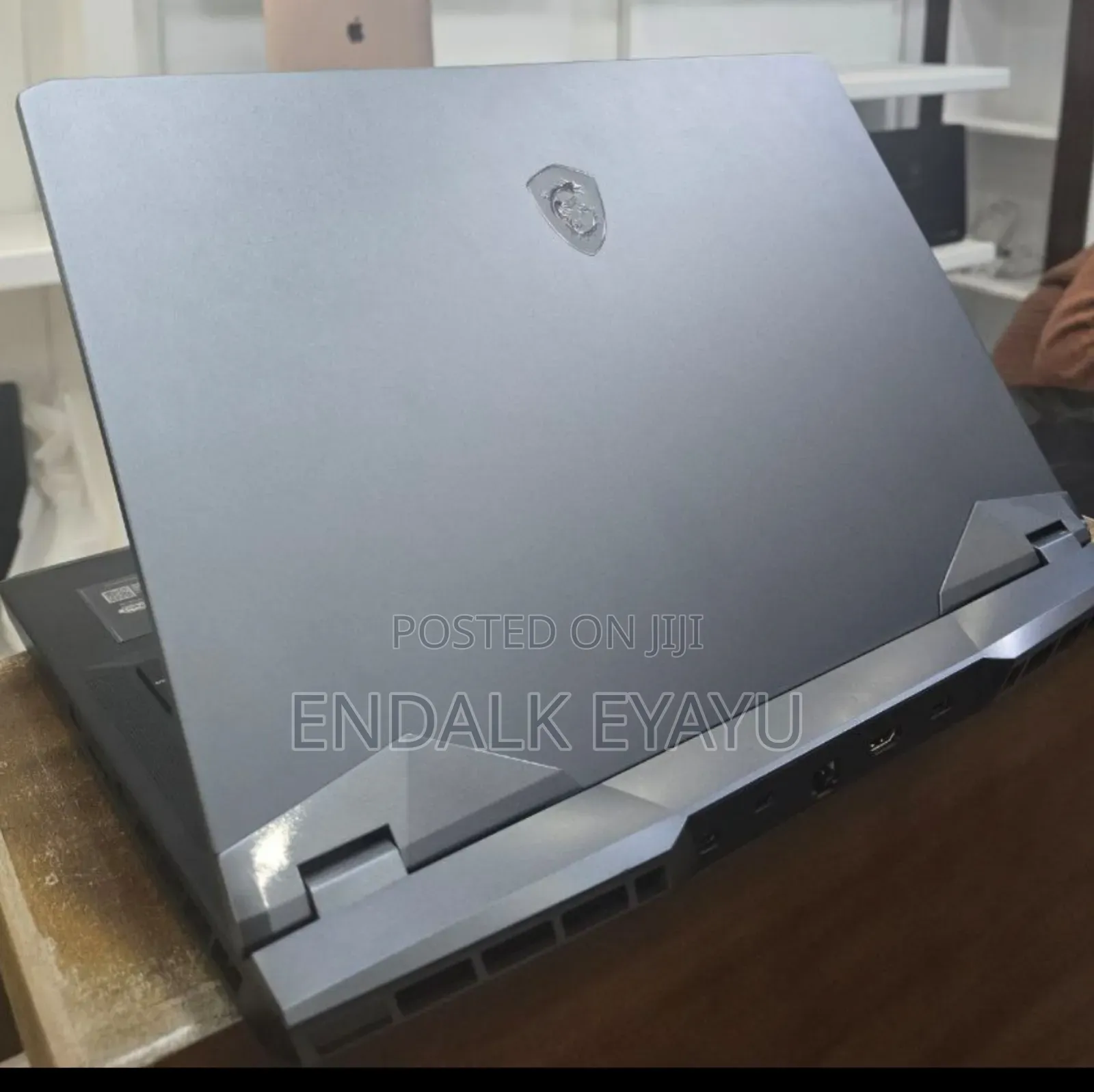 New Laptop MSI Raider GE76 12UGS 16GB Intel Core I9 SSD 1T