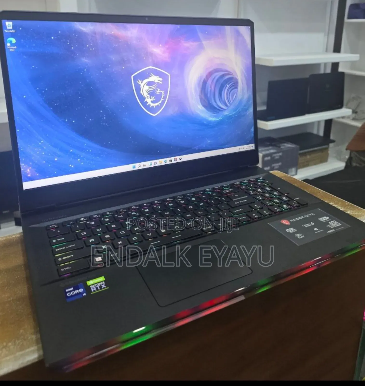 New Laptop MSI Raider GE76 12UGS 16GB Intel Core I9 SSD 1T