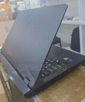 New Laptop MSI Raider GE76 12UGS 16GB Intel Core I9 SSD 1T