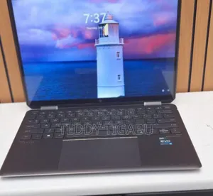 Photo - New Laptop HP Spectre 16GB Intel Core I5 SSD 1T