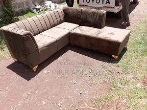 Sofa ለ ተጠባብ ቤት የሚሆን
