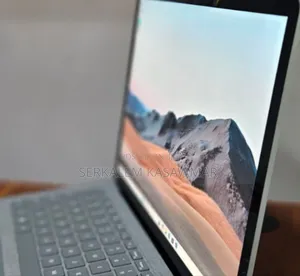 New Laptop Microsoft Surface 16GB Intel Core I7 SSD 512GB