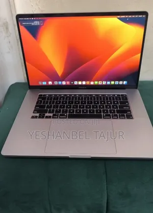 New Laptop Apple MacBook Pro 2019 16GB Intel Core I9 SSD 512GB