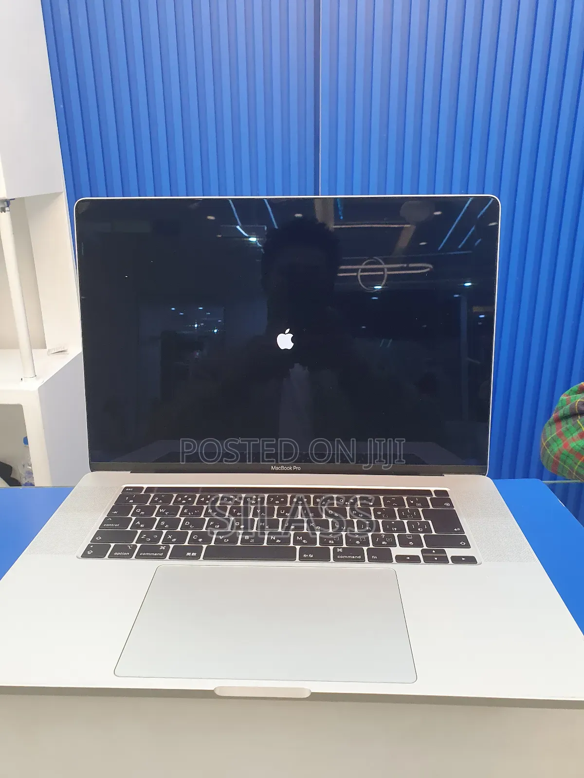 New Laptop Apple MacBook Pro 2019 16GB Intel Core I7 SSD 512GB