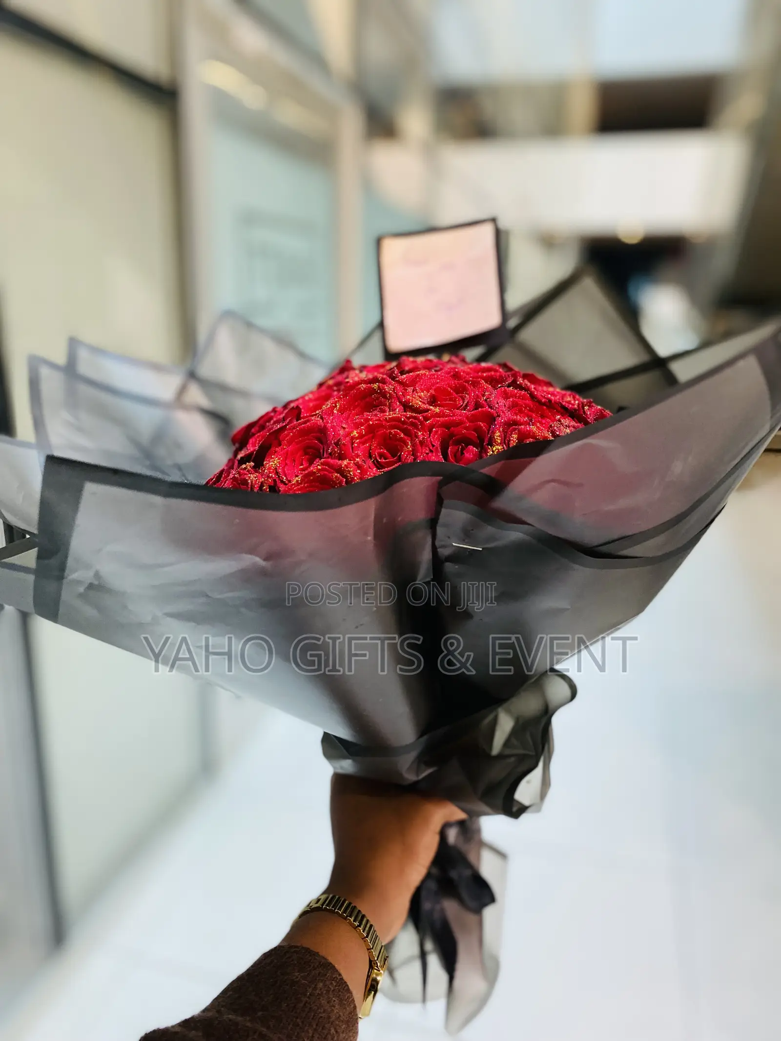 Roses Gift With 16psc Chocolate