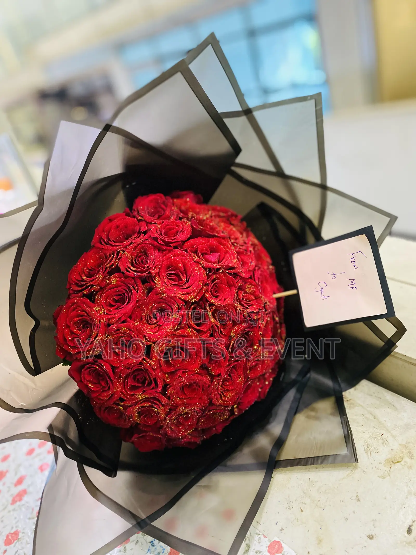 Roses Gift With 16psc Chocolate