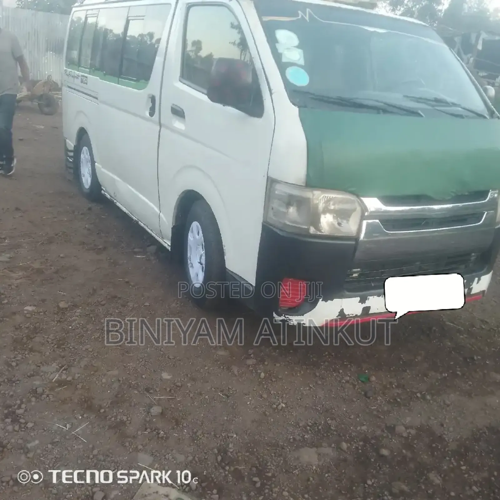 Toyota HiAce 2011 Silver