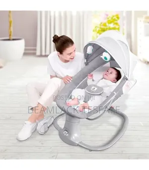 Photo - Mastela Deluxe Multi-functional Bassinet