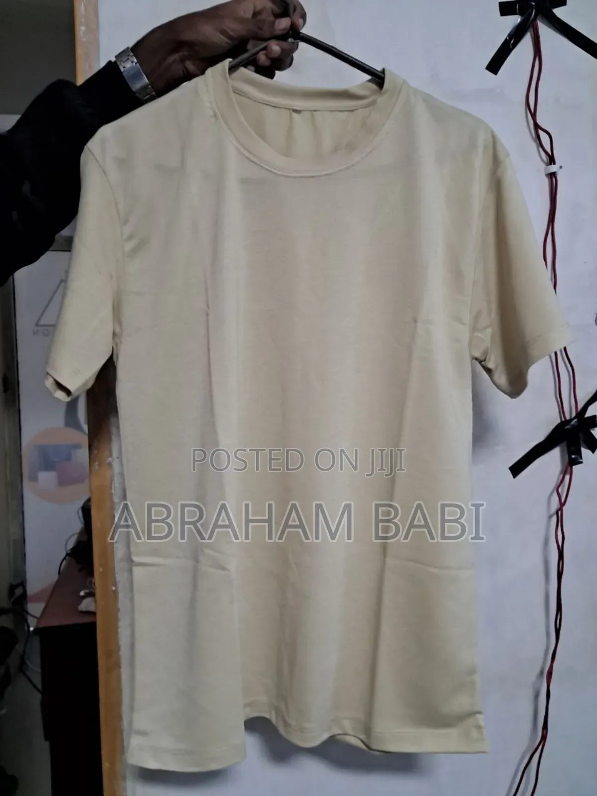 በሶስት አይነት የከለር አማራጭ የቀረበ ቲሸርት