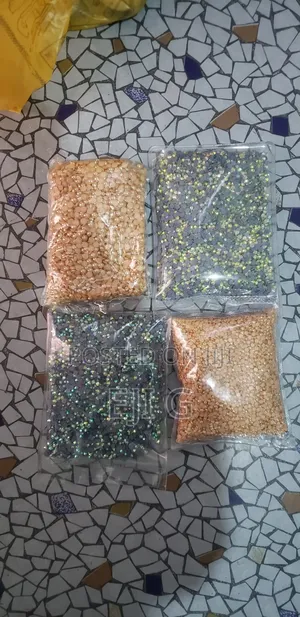 Photo - ፈርጥ(ያበሻ ቀሚስና የተለያዩ ልብሶችጋ የሚለጠፍ ጌጥ)