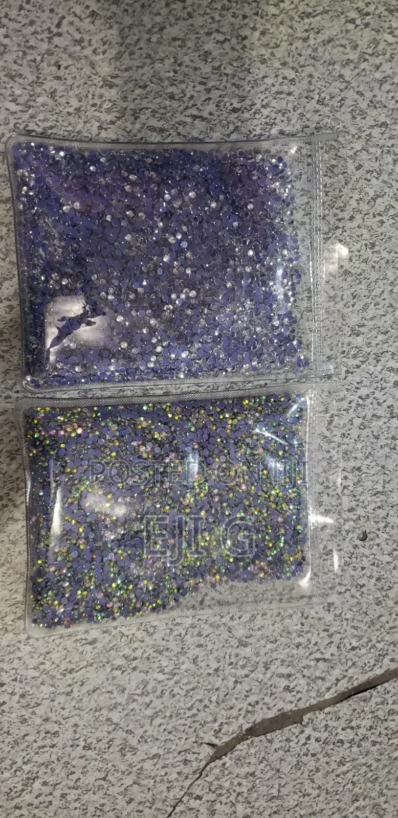 ፈርጥ(ያበሻ ቀሚስና የተለያዩ ልብሶችጋ የሚለጠፍ ጌጥ)