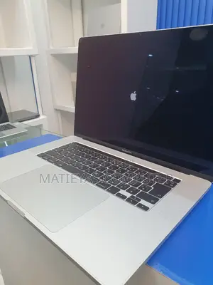 New Laptop Apple MacBook Pro 2019 16GB Intel Core I7 SSD 512GB